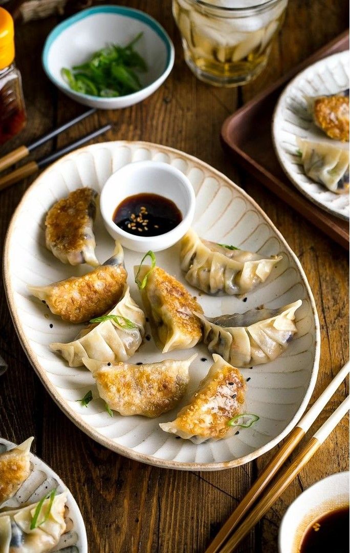 Gyoza Ori Goreng (6 pcs)